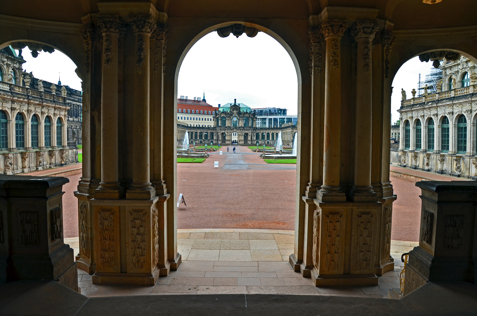 Durchblick im Zwinger