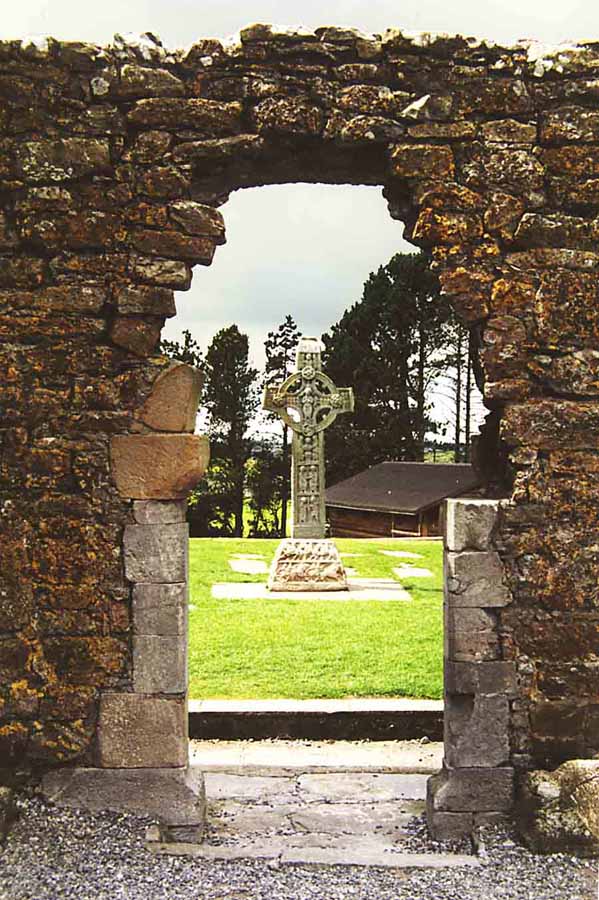 Durchblick in Clonmacnoise