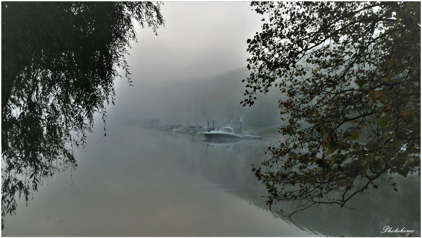 Durchblick in den Bootshafen