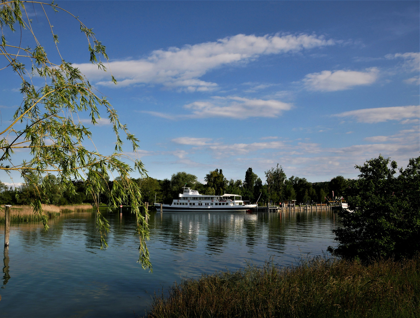 Durchblick in den Kreuzlinger Hafen