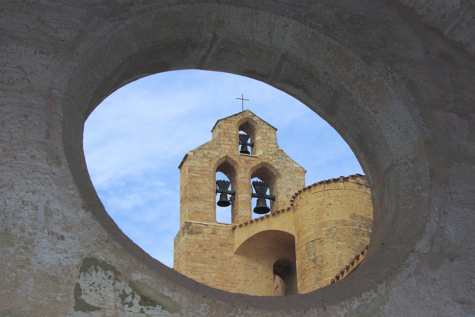 Durchblick in der Abbaye de Valmagne