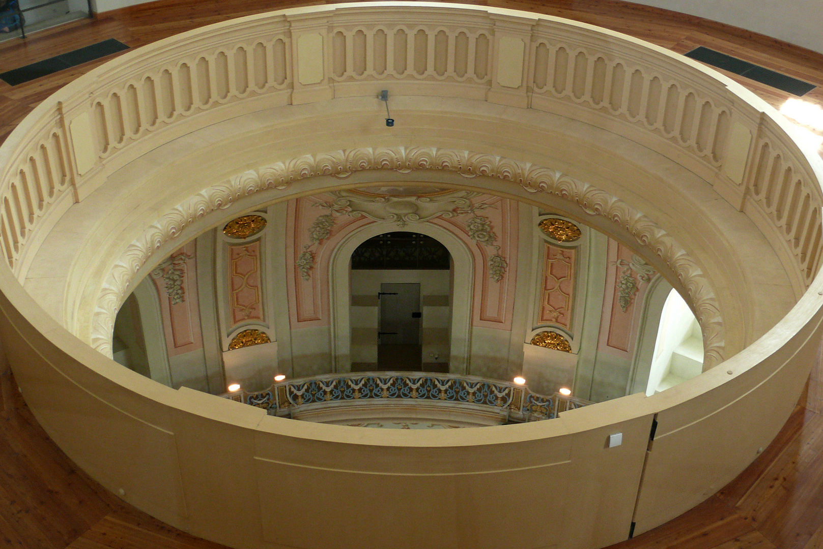 Durchblick in die Dresdner Frauenkirche