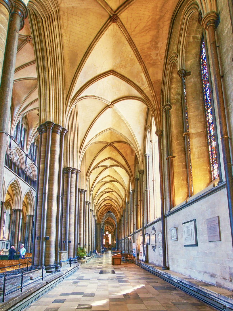 Durchblick in die Kathedrale von Salisbury