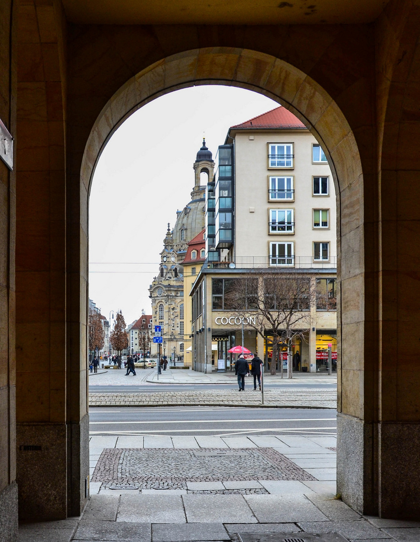 Durchblick in Dresden