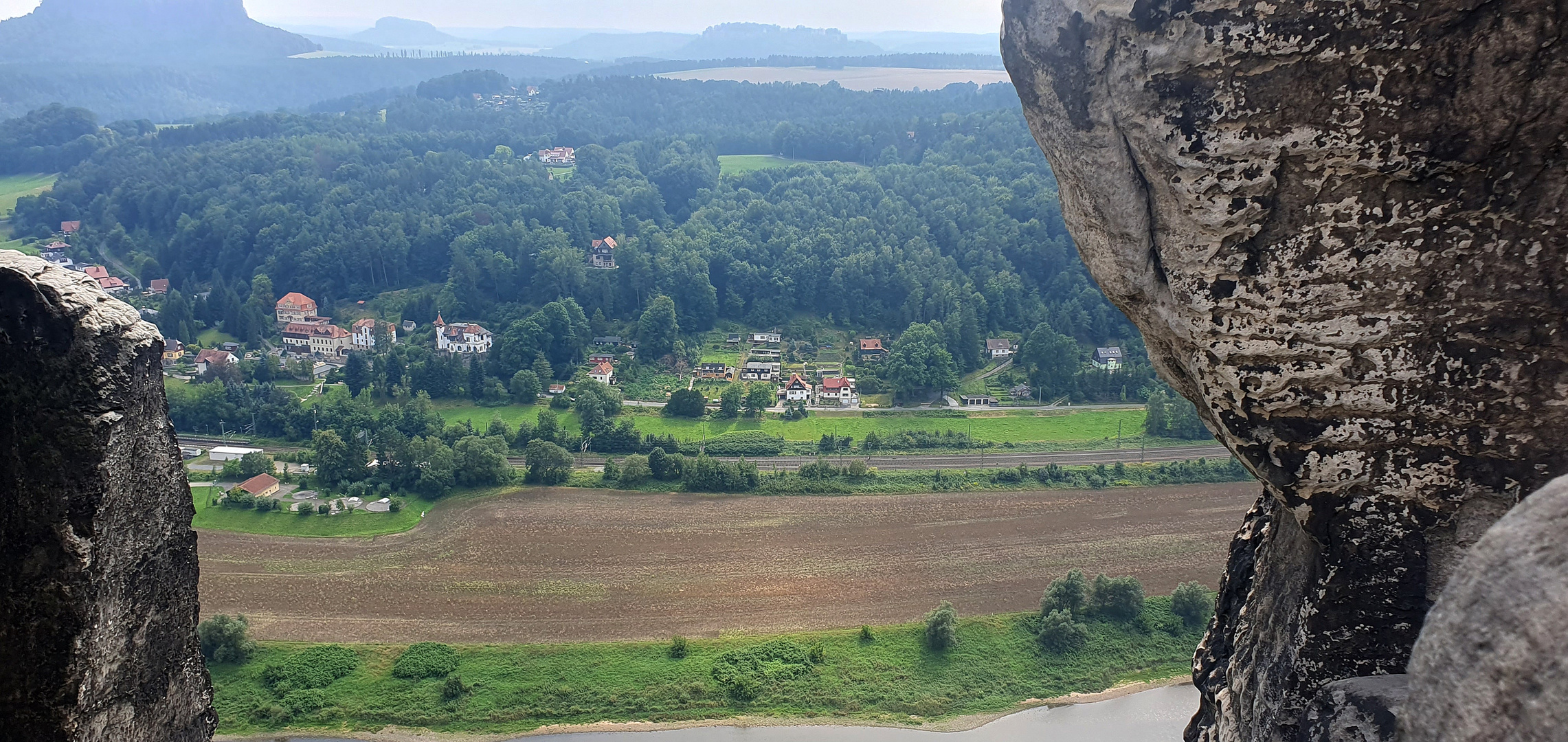 Durchblick ins Elbtal