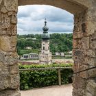 Durchblick mit Kirchturm 