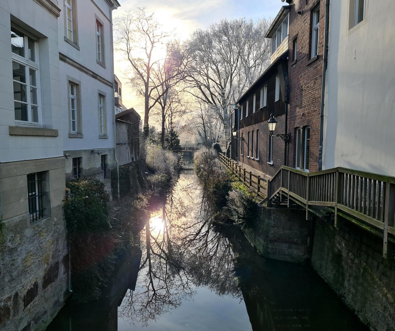 Durchblick mit Sonne