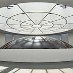 Durchblick nach unten: HOWL von Anish Kapoor