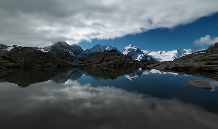 Durchblick –Spiegelung auf der Fuorcla Surlej im Engadin