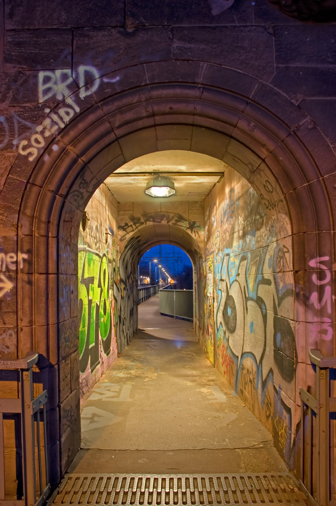 Durchblick (Südbrücke in Köln)