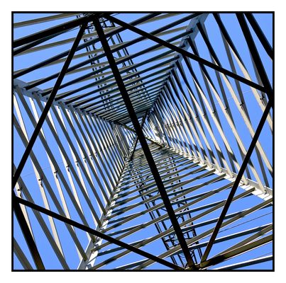 Durchblick unter Hochspannung