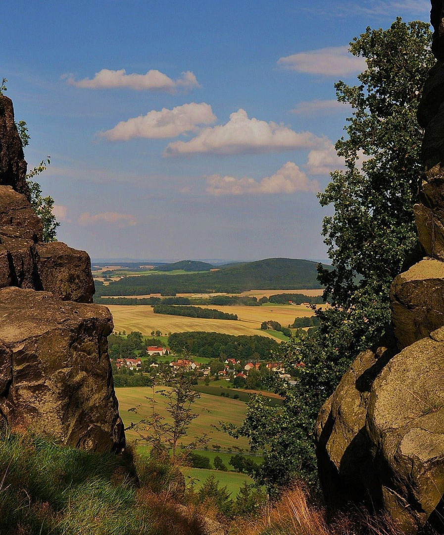 Durchblick vom Oderwitzer Spitzberg