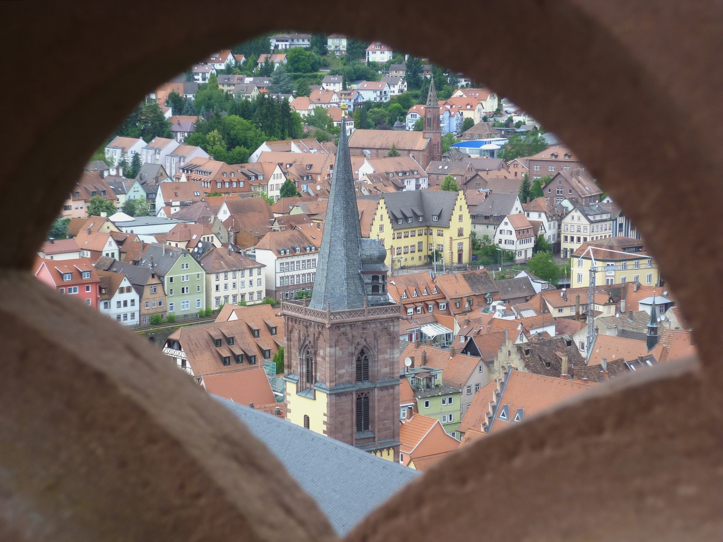 Durchblick von der Burg Wertheim