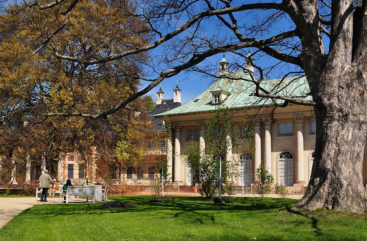 Durchblick zum Bergpalais 