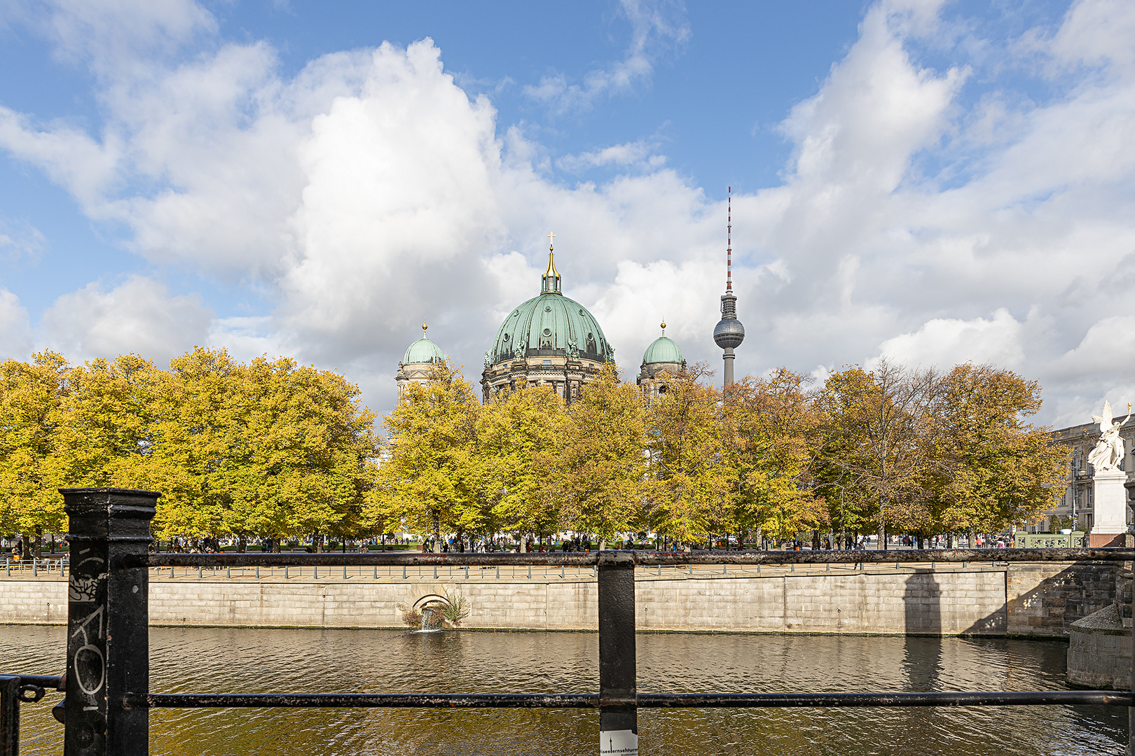 Durchblick zum Dom