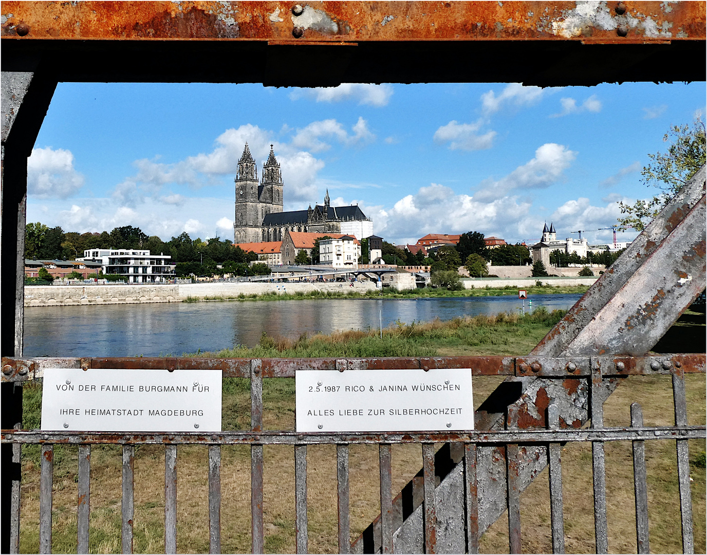 DURCHBLICK ZUM DOM