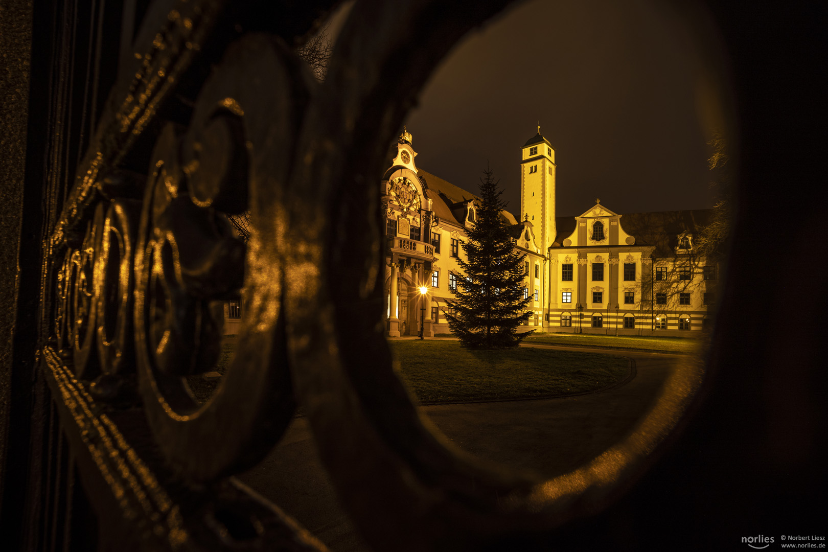 Durchblick zum Fronhof