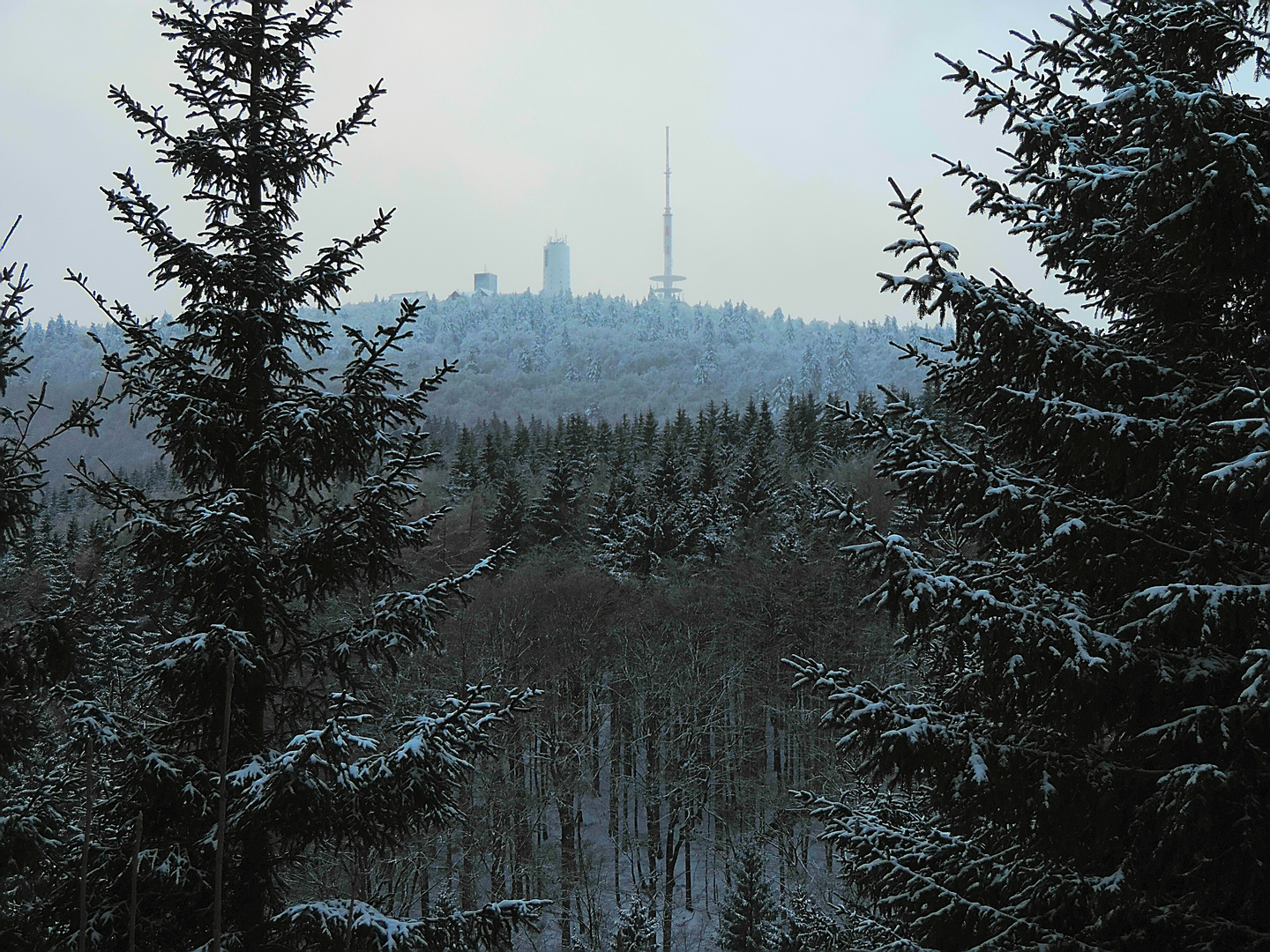 Durchblick zum Großen Inselsberg