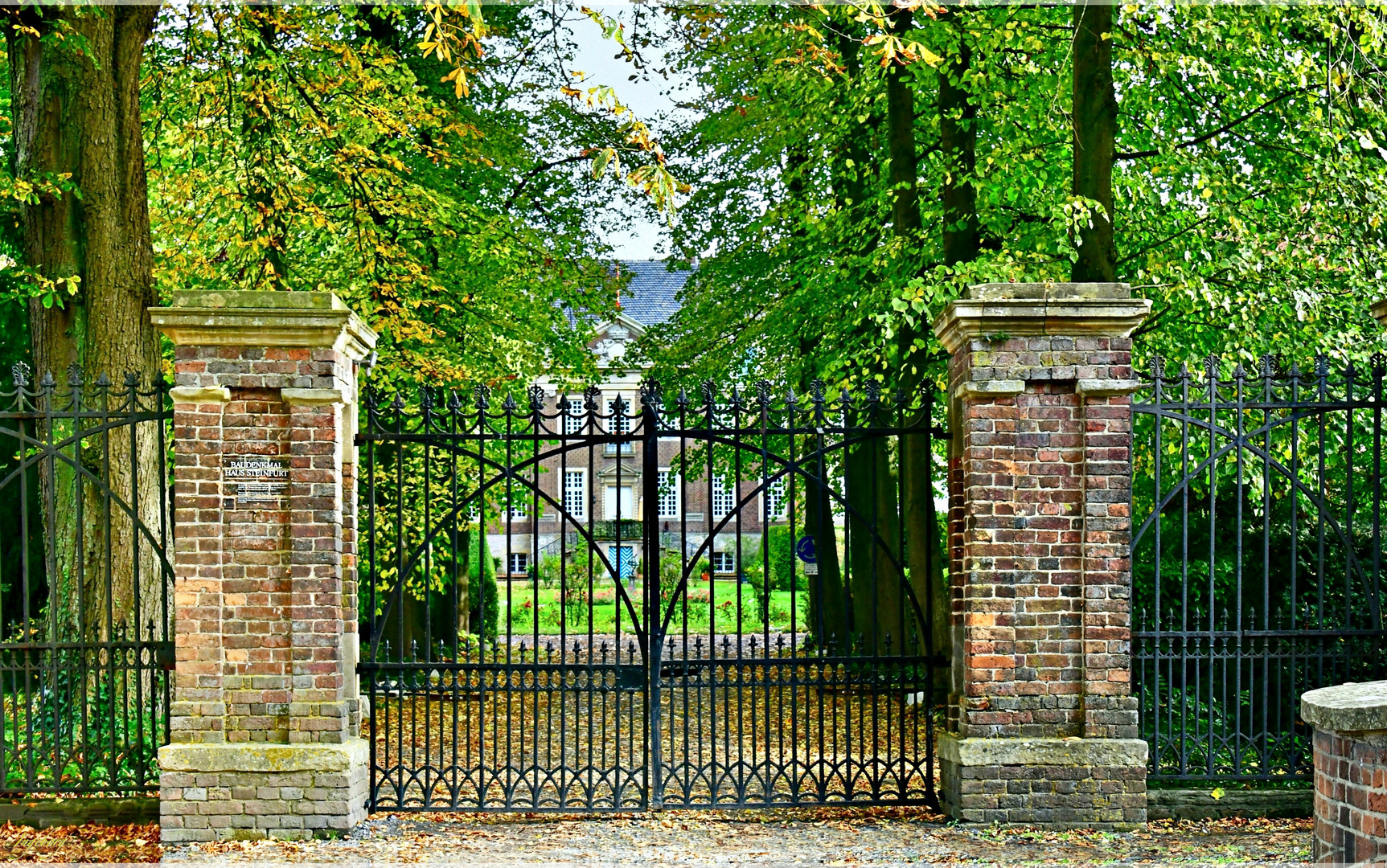 Durchblick zum Herrenhaus Steinfurt