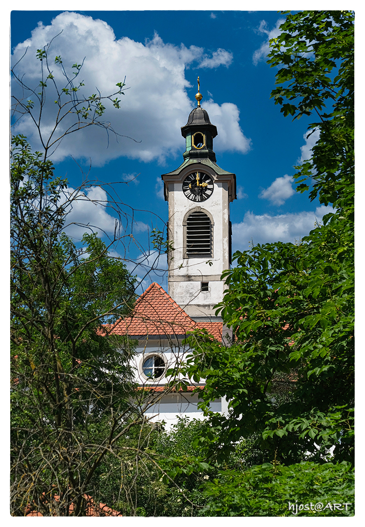 Durchblick zum Kirchturm ...