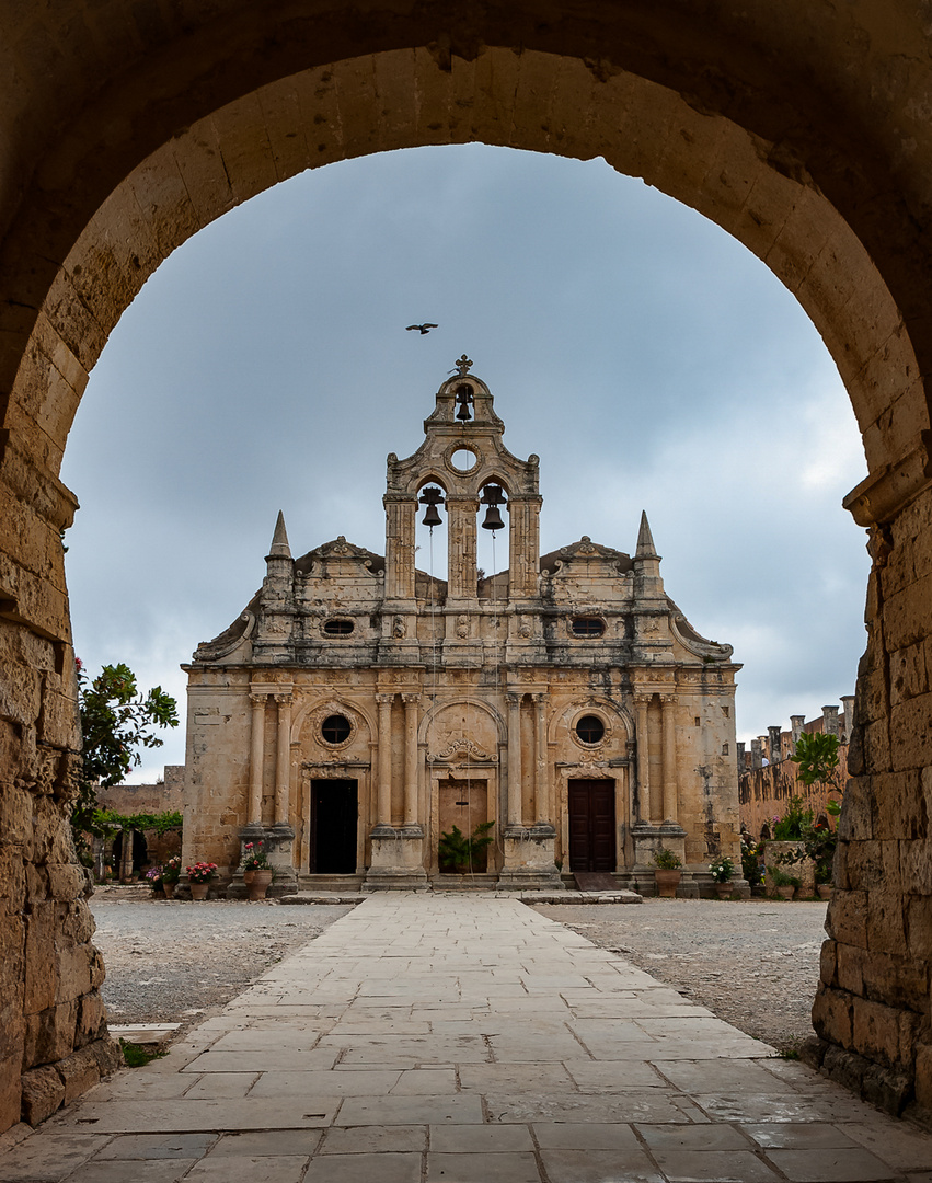 Durchblick zum Kloster Moni Arkadi