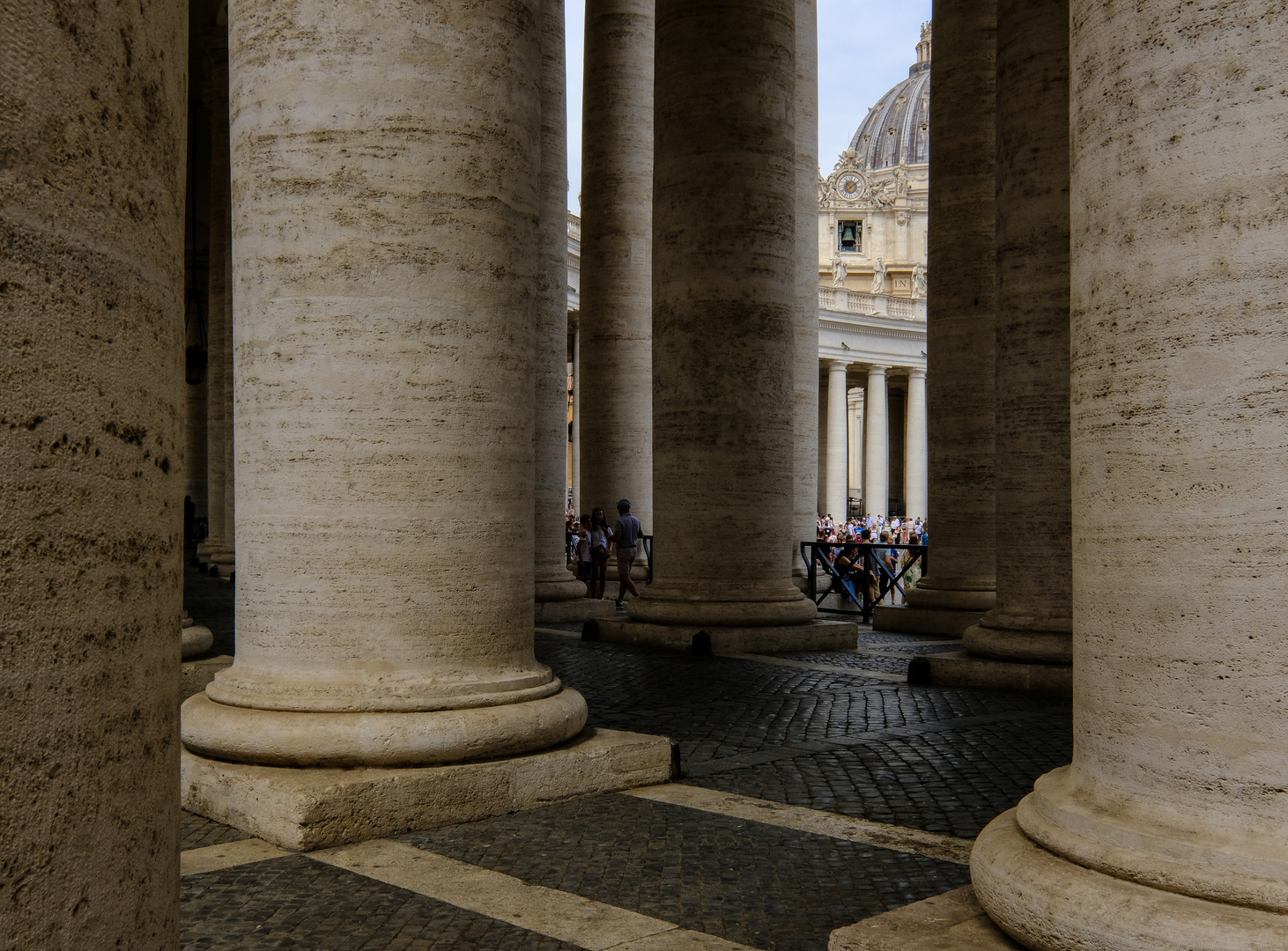 Durchblick zum Petersdom  