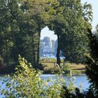 Durchblick zum Pfaueninsel-Schloss...