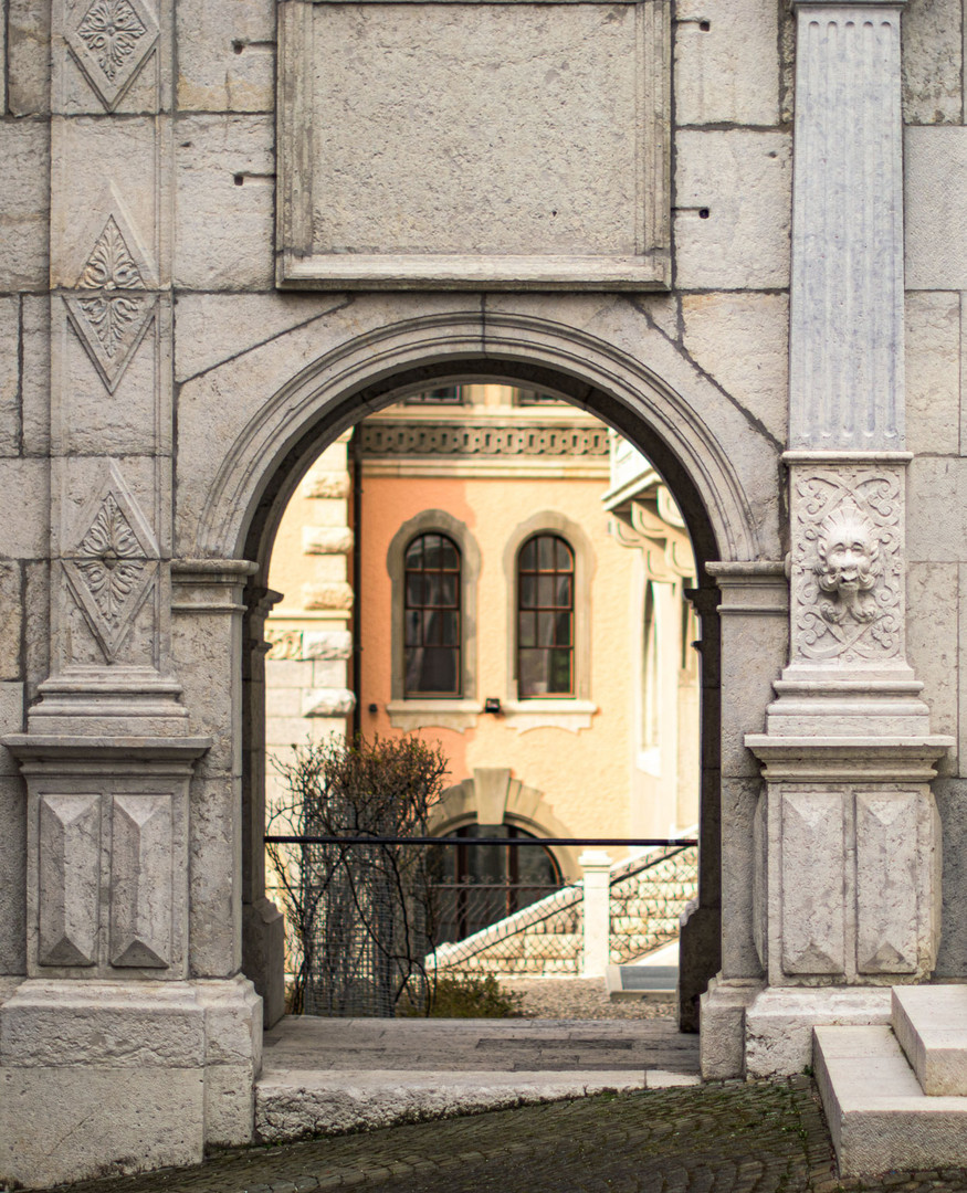 Durchblick zum Rathaus