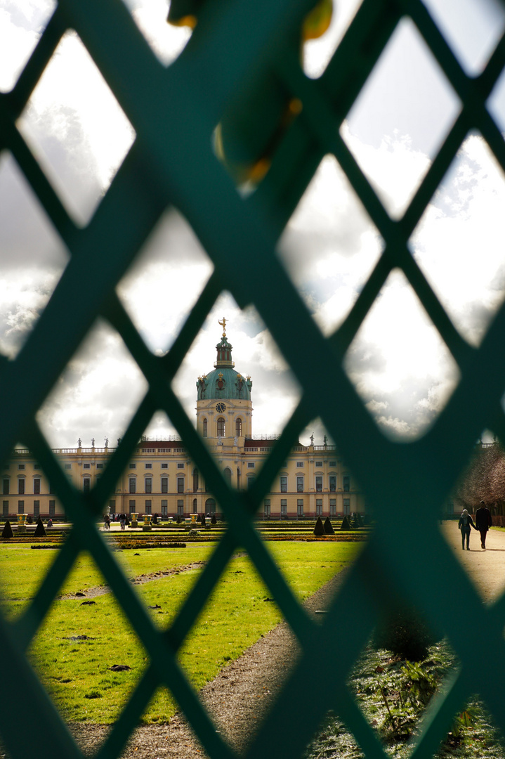 Durchblick zum Schloss Charlottenburg