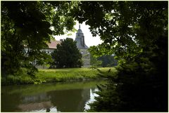 Durchblick zum Schloß Westerwinkel