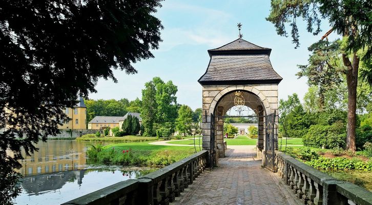 Durchblick zum Schlosspark