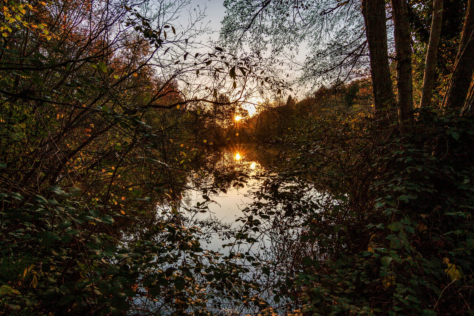 Durchblick zum Sonnenuntergang