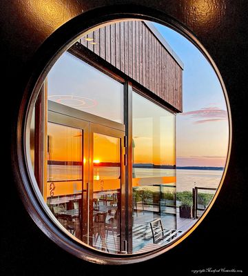 Durchblick zum Sonnenuntergang