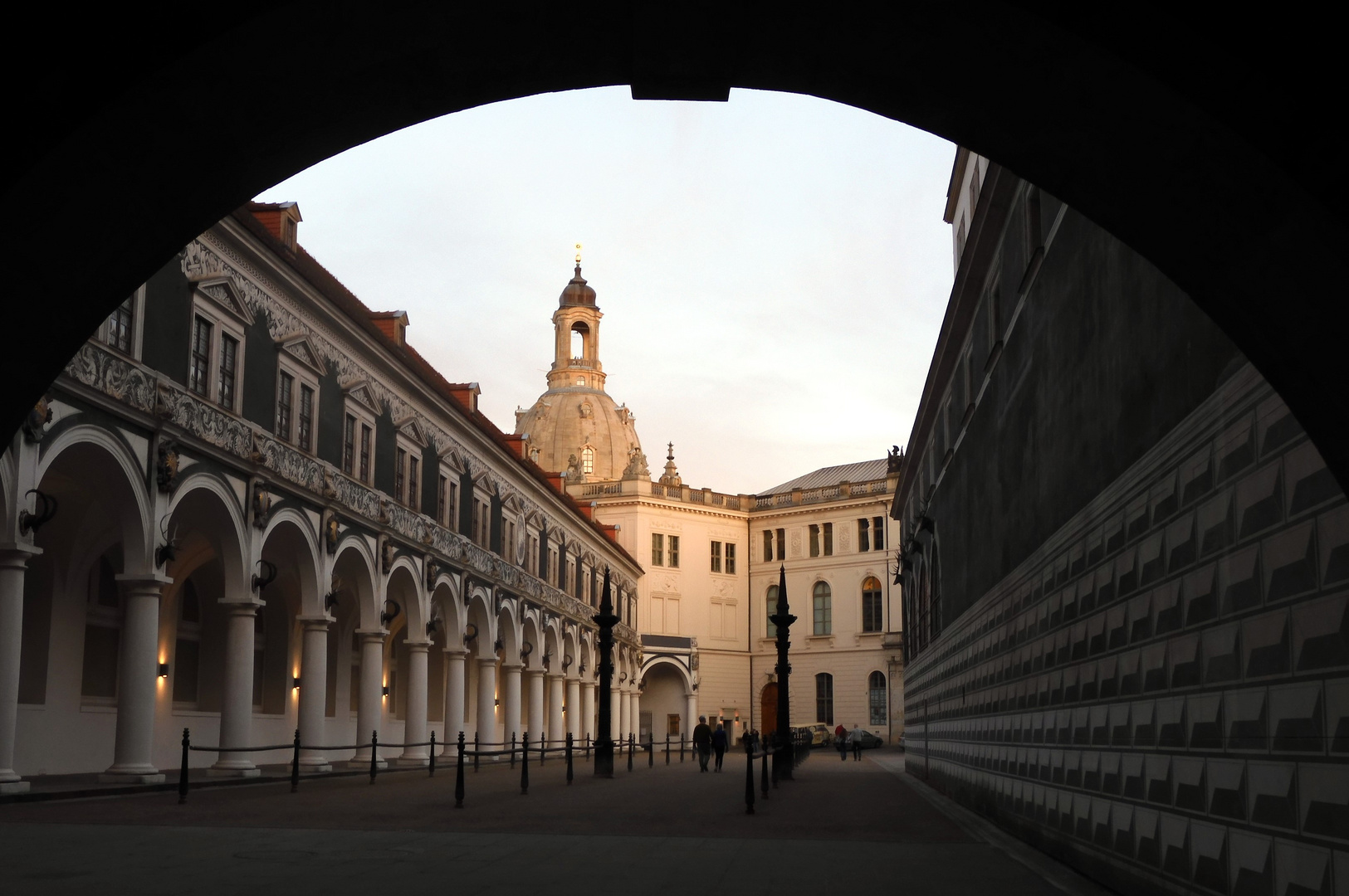 Durchblick zum Stallhof