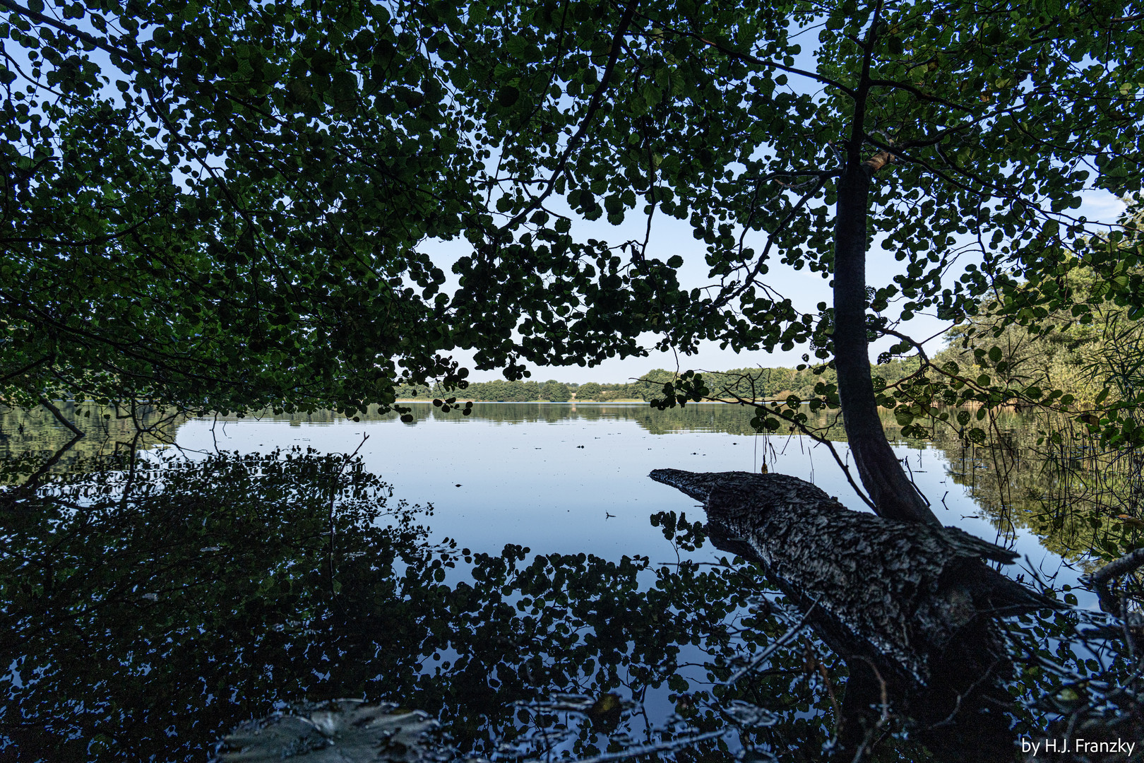 Durchblick zum Wasser