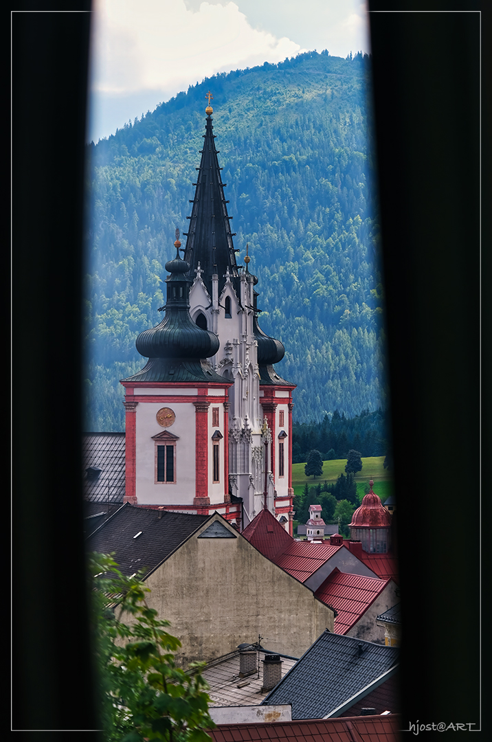 Durchblick zur Basilika ...