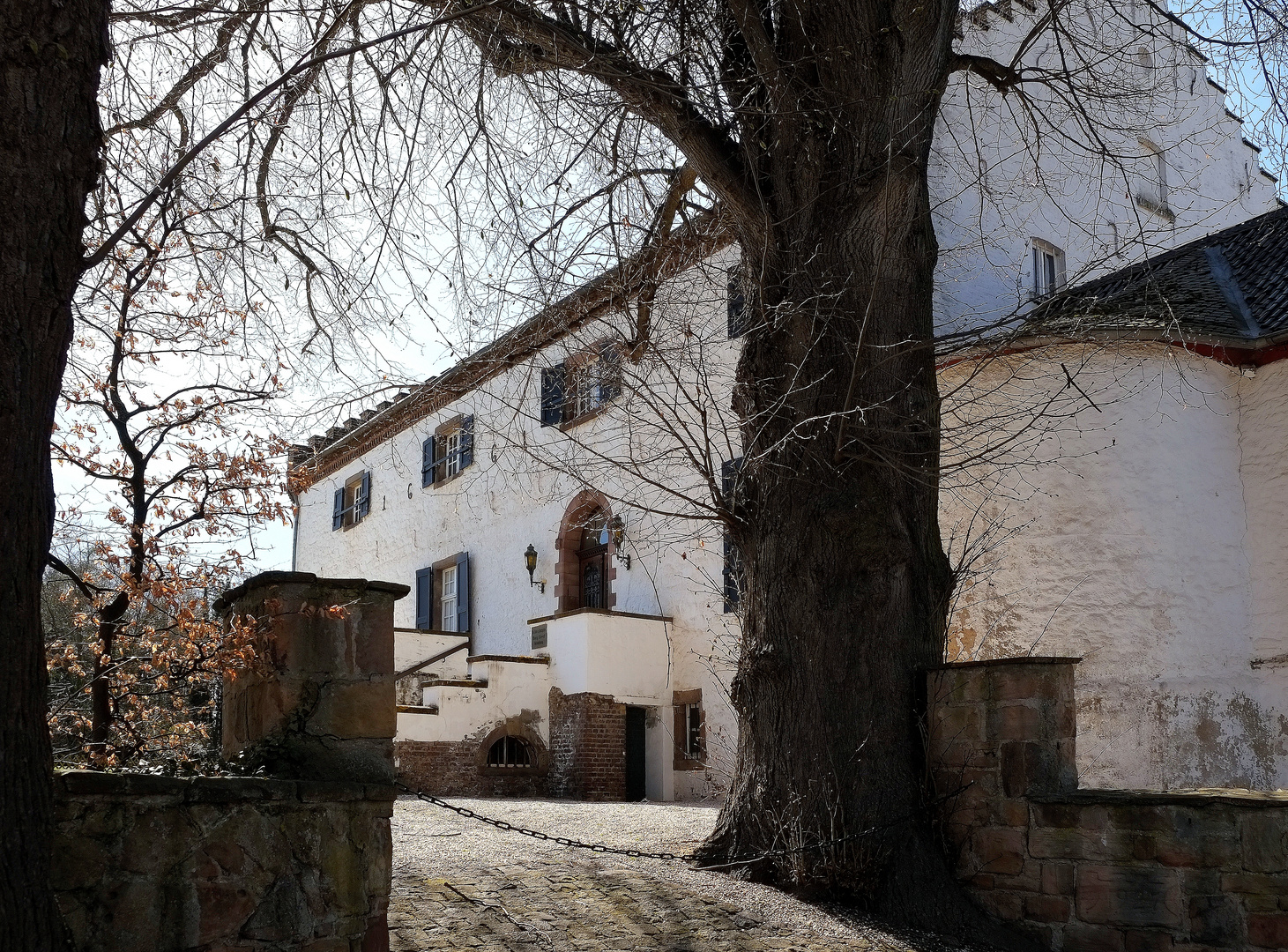 Durchblick zur Burg