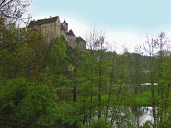 Durchblick zur Burg Loket