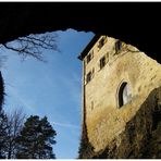 Durchblick zur Burg Rabeneck