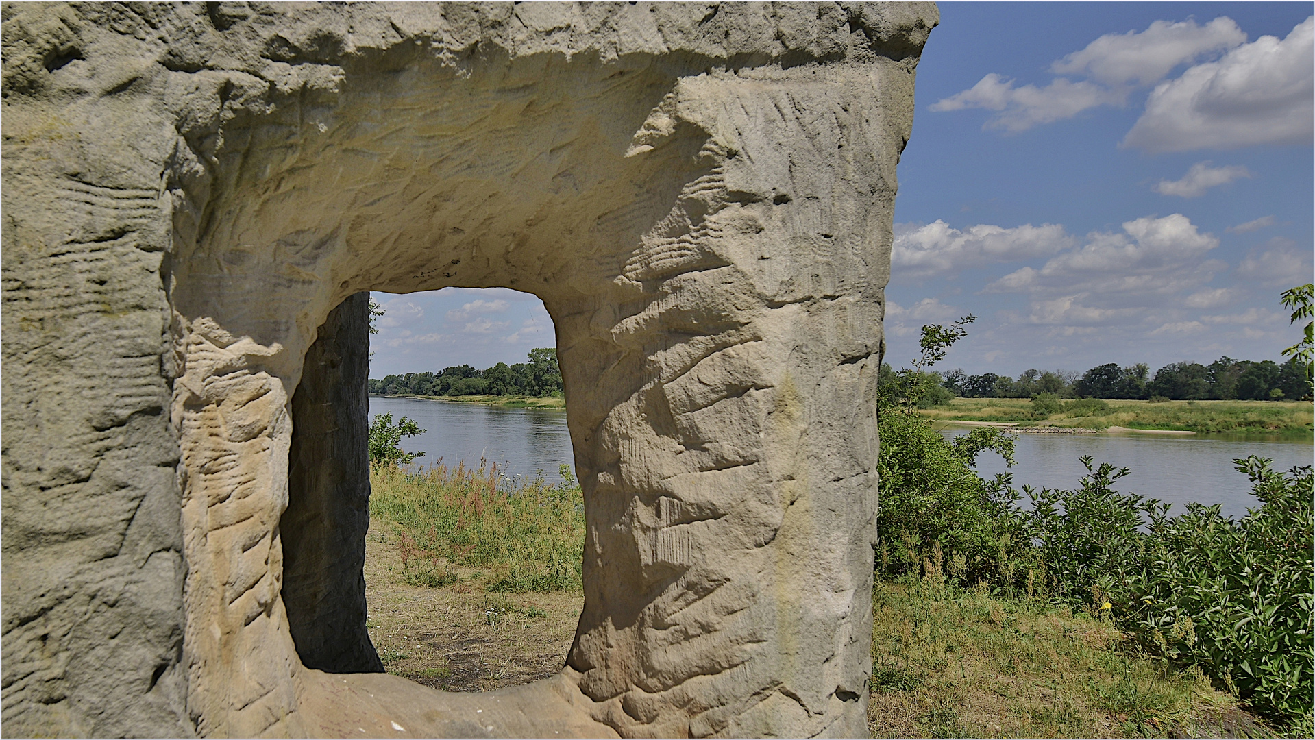 DURCHBLICK zur Elbe...