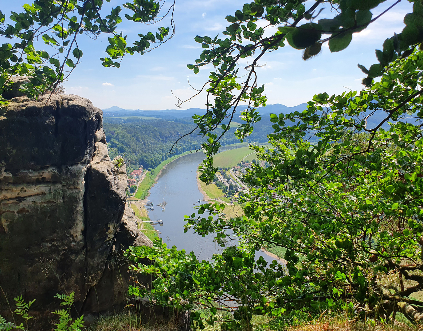 Durchblick zur Elbe...