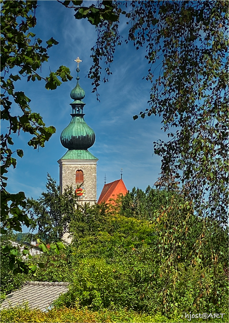 Durchblick zur Kirche ...