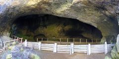 Durchblick zur Ludwigshöhle
