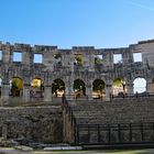 Durchblicke im Amphitheater in Pula