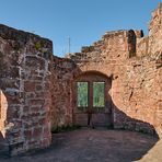 Durchblicke und schöne Aussichten auf das Umland von Dahn, hat man auf der Burgruine Neudahn.