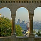 Durchblick...von der Fischerbastei aufs Parlament