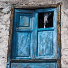 Durchblilck - Blauer Fensterladen