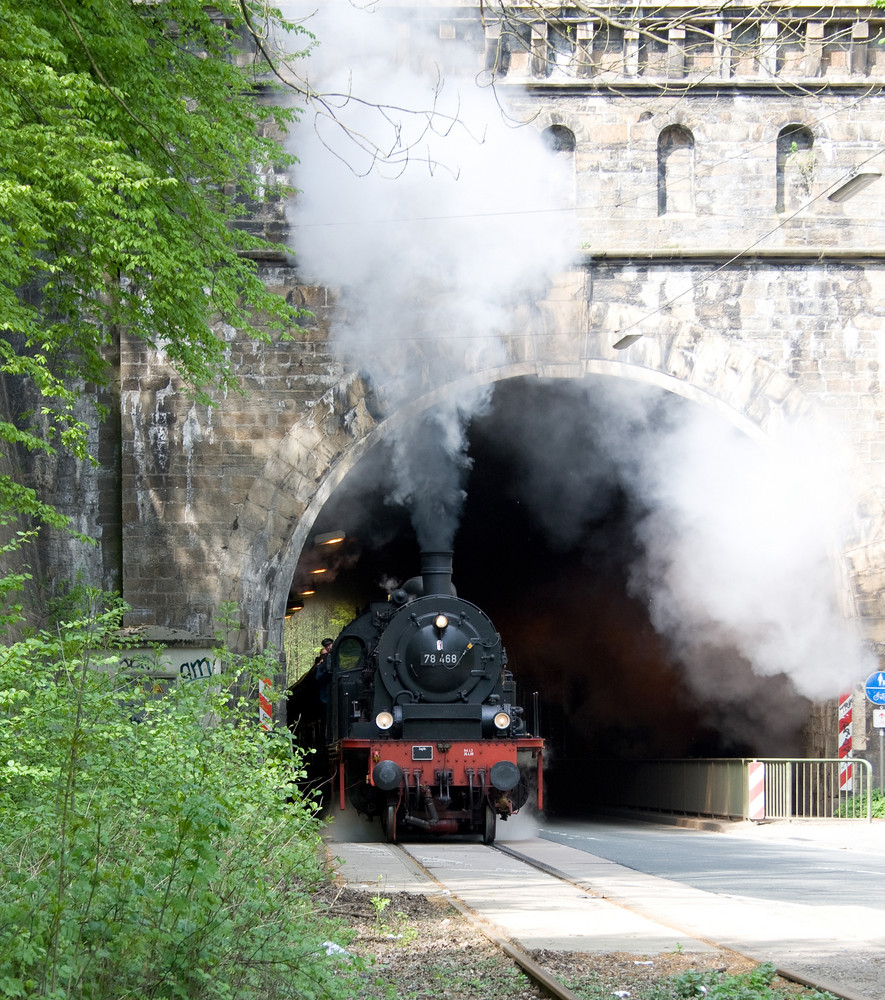 Durchfahrt der 78 468 durch den Kruiner Tunnel