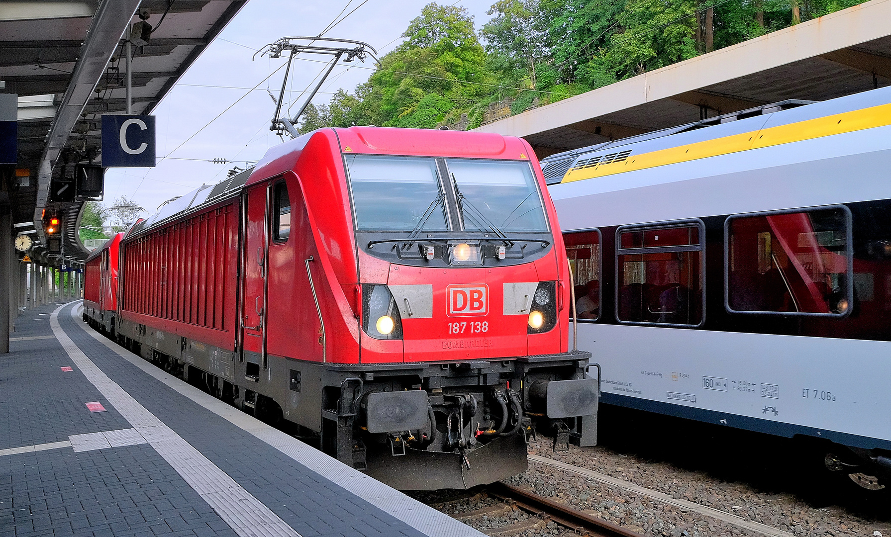 Durchfahrt im Hbf Wuppertal