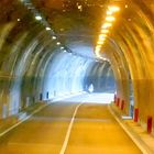 Durchgänge (2) : Gardasee-Tunnel bei Limone